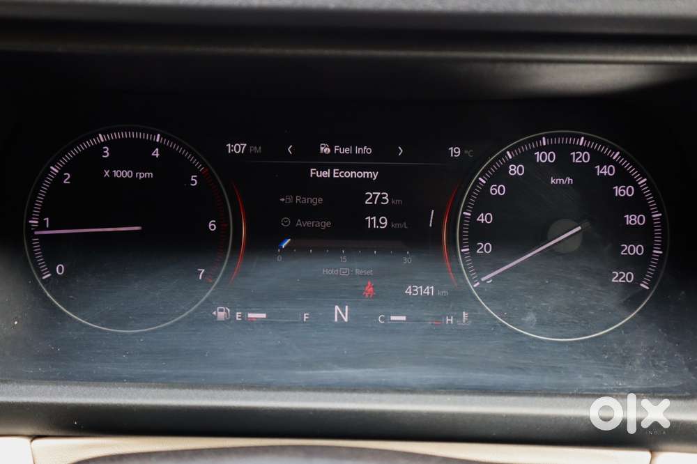 Mahindra Xuv700 Mx Diesel Mt 5 Str (e), 2022, Diesel