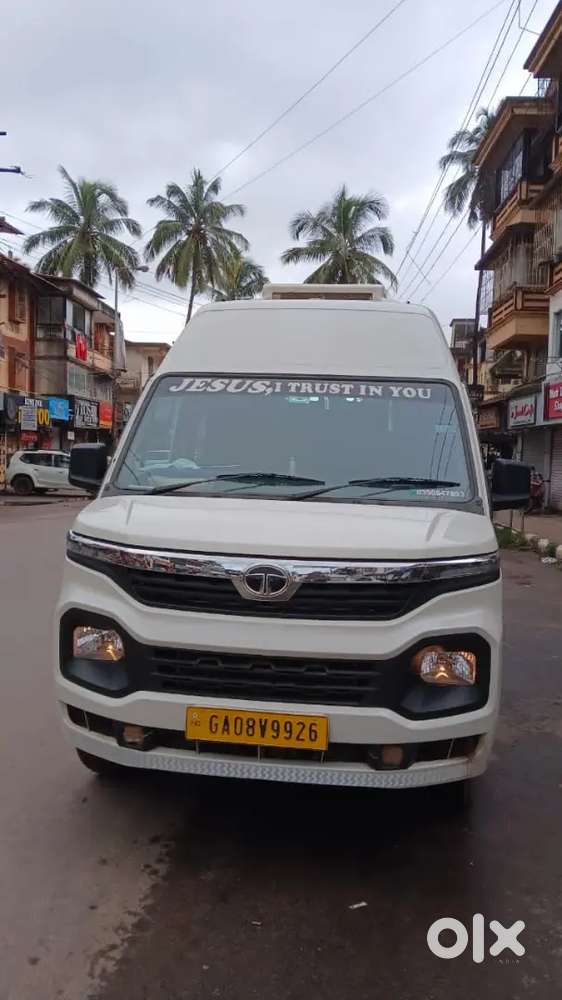 Tata Winger Deluxe 2025