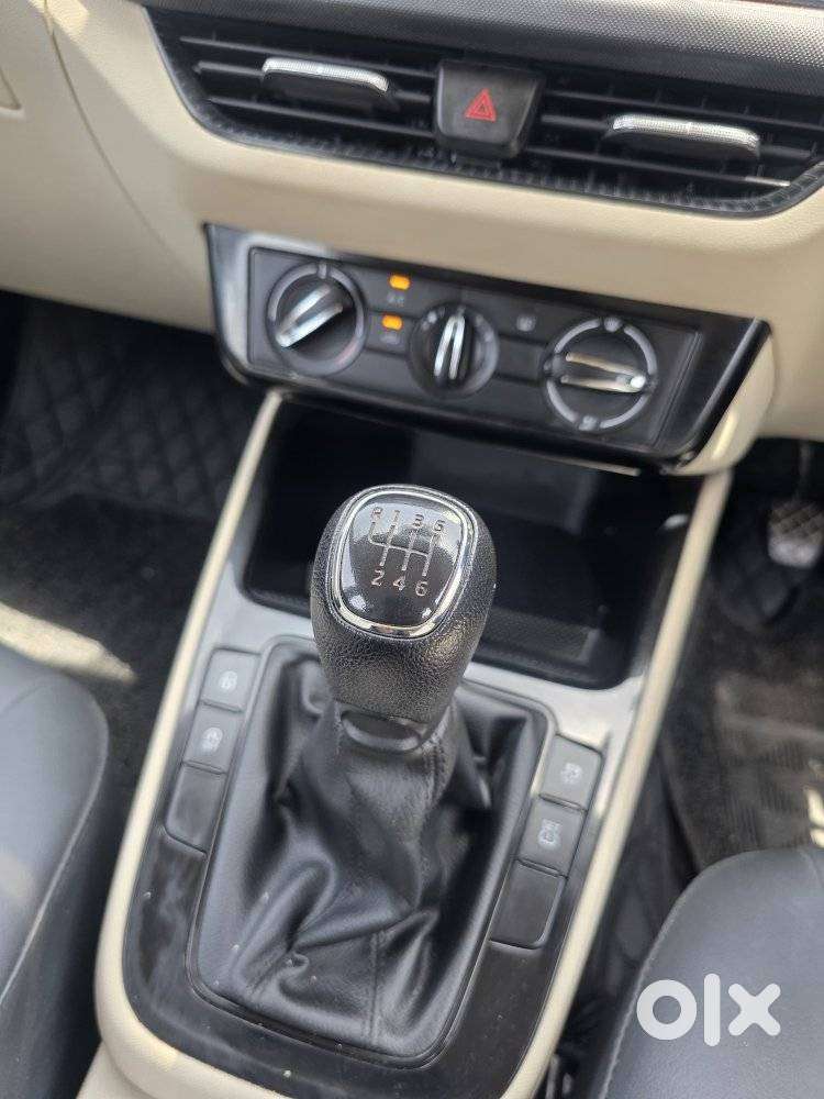 Skoda Slavia 1.0 Active Tsi, 2022, Petrol