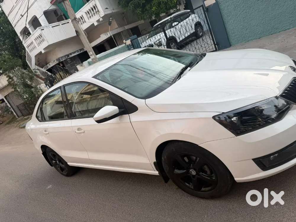 Skoda Rapid Elegance 2012 Diesel Manual