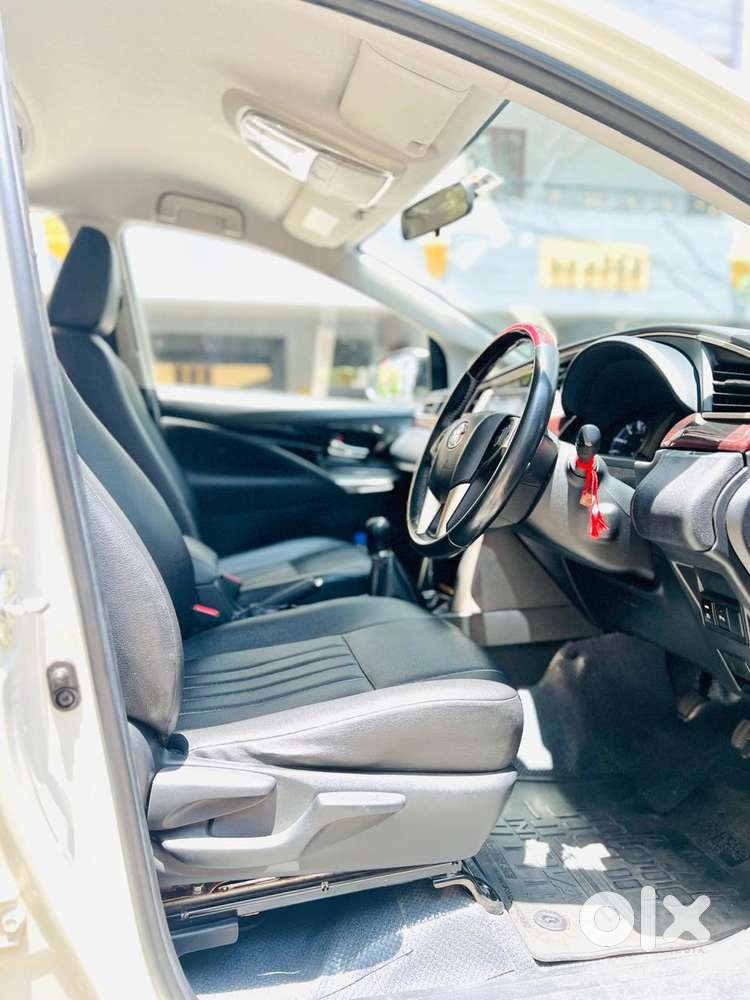 Toyota Innova Crysta 2.4 V 8 Str, 2016, Diesel