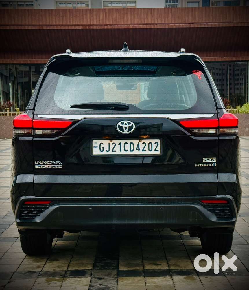 Toyota Innova Hycross 2.0 Zx Hybrid 7 Str, 2023, Petrol