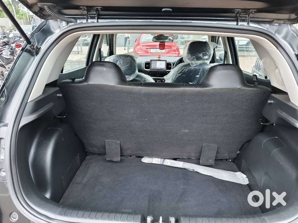 Model 28 March 2023 New Brand Hyundai Venue Car