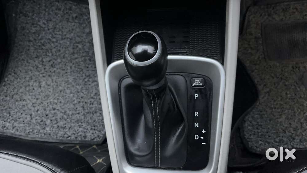 Hyundai Venue 1.0 Sx (o) Turbo Dct, 2023, Petrol