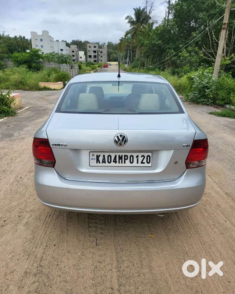 Volkswagen Vento Highline 2014