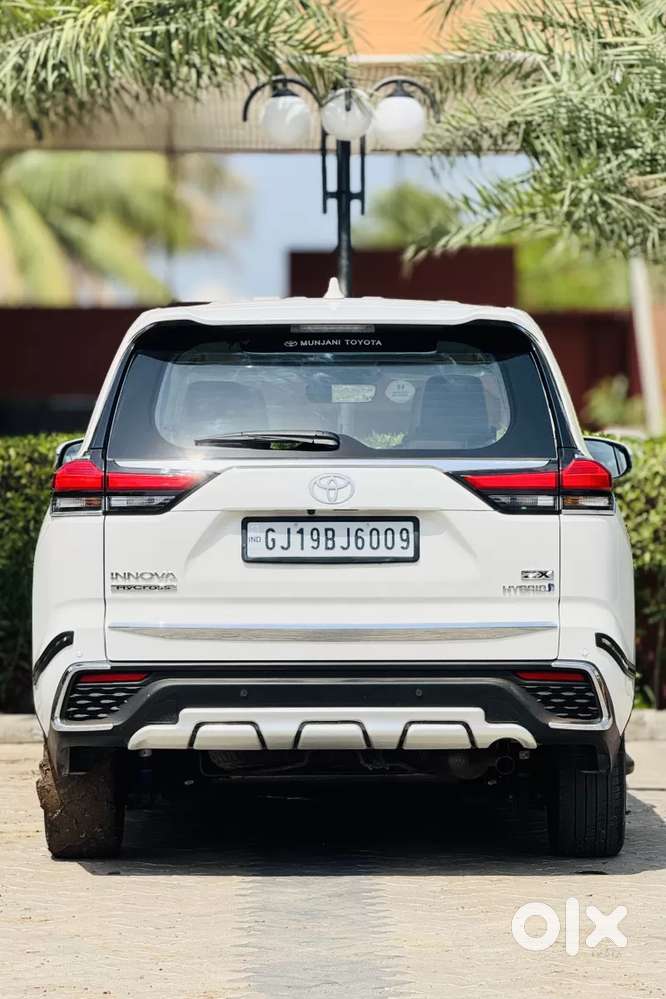 Toyota Innova Hycross 2.0 Zx Hybrid 7 Str, 2024, Petrol