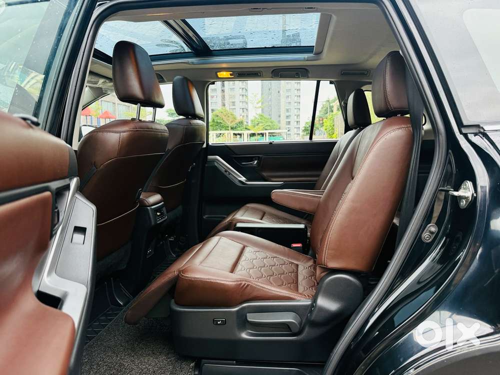 Toyota Innova Hycross 2.0 Zx Hybrid 7 Str, 2023, Petrol