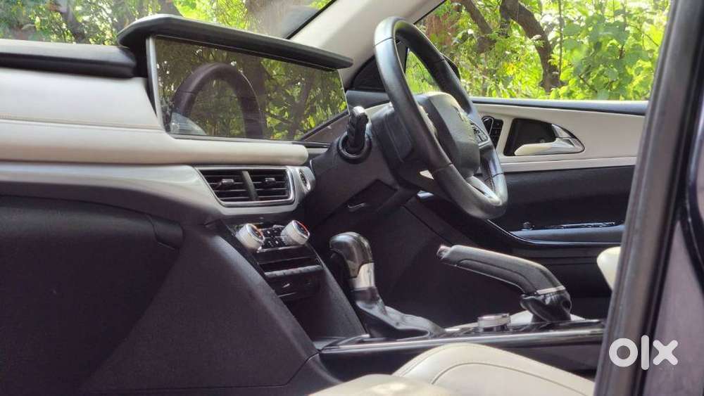 Mahindra Xuv700 2.0 Ax 7 Petrol At Str, 2021, Petrol
