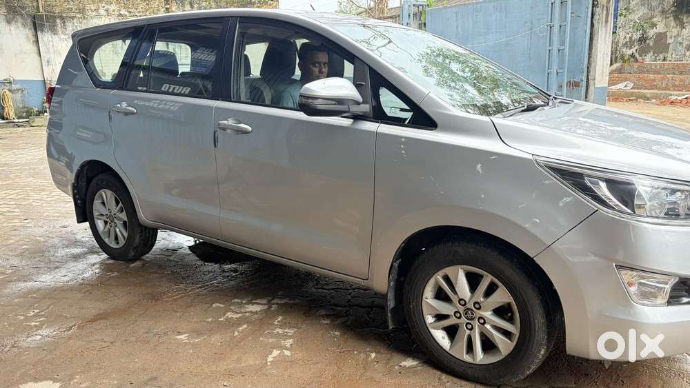 Toyota Innova Crysta 2.4 G Plus Mt 8 Str, 2018, Diesel