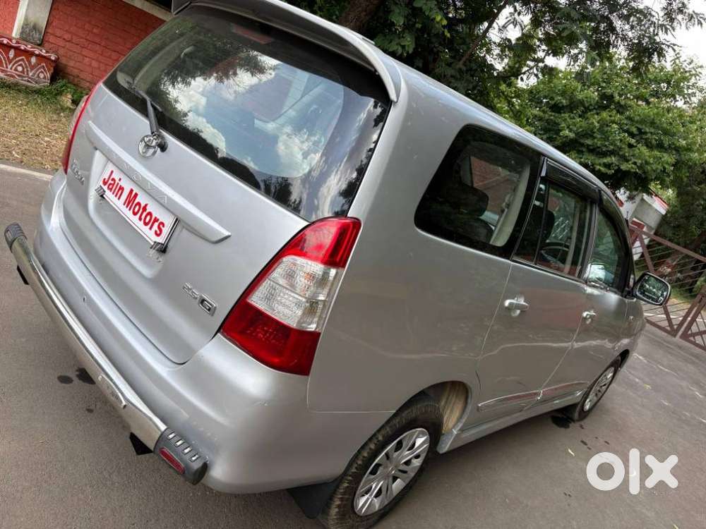 Toyota Innova 2.5 G (diesel) 8 Seater Bs Iv, 2012, Diesel