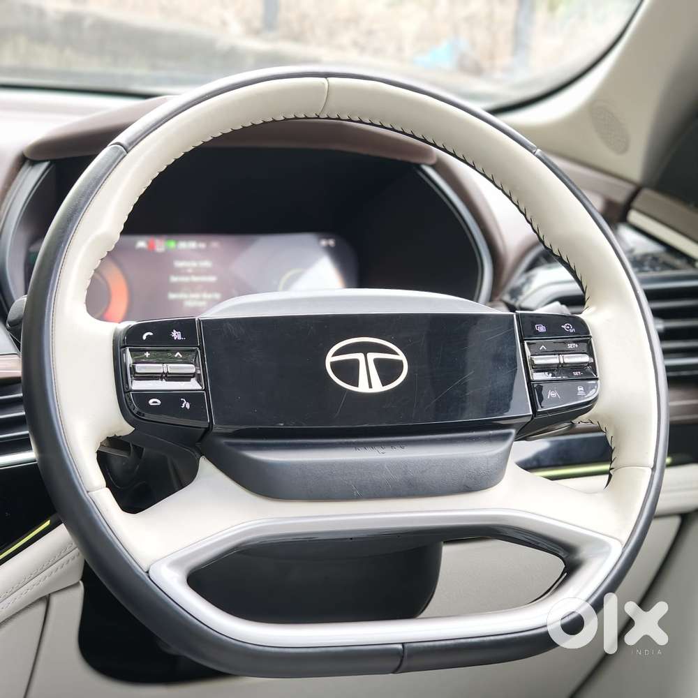 Tata Safari Accomplished Plus 6 Str Dual Tone, 2025