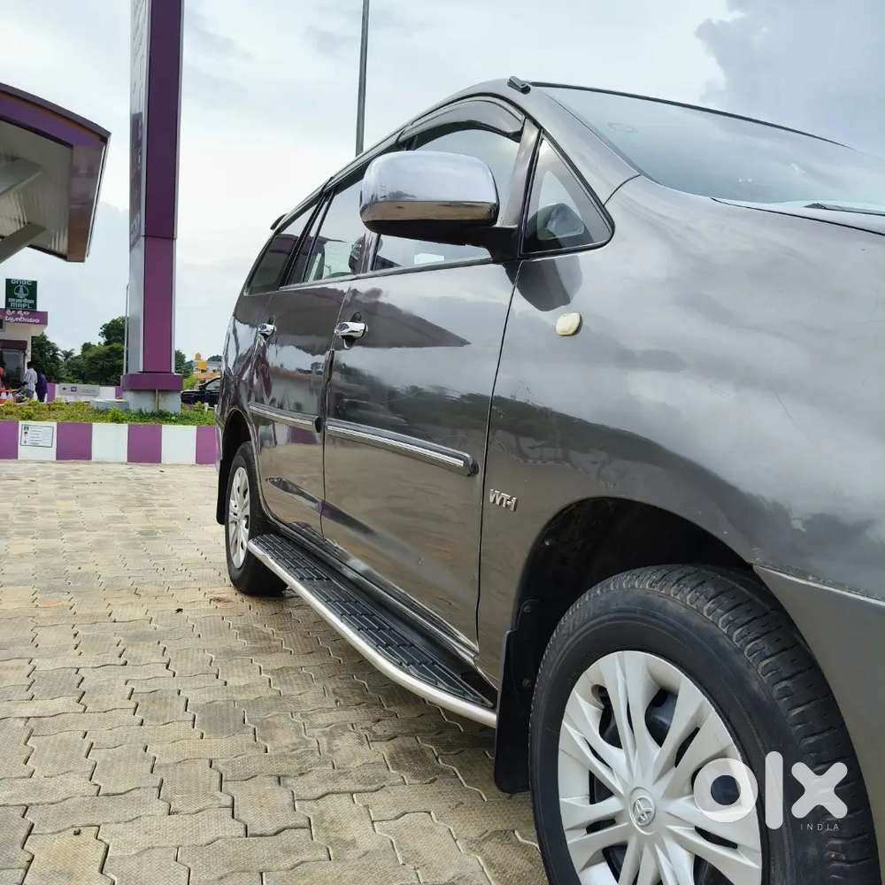 Toyota Innova 2010 Petrol Well Maintained