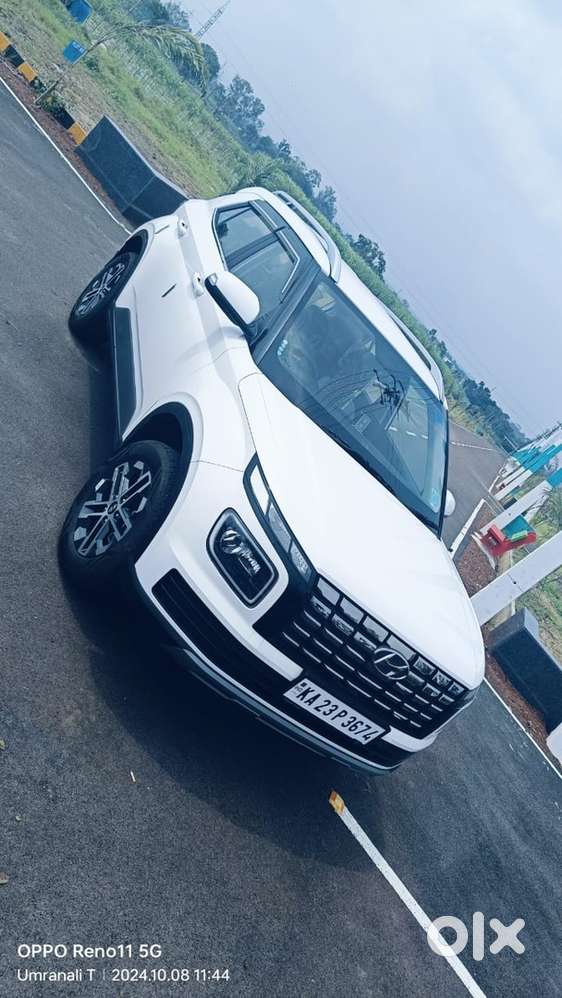 Hyundai Venue Petrol 2024