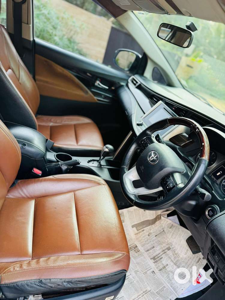 Toyota Innova Crysta 2.8z Automatic, 2016, Diesel