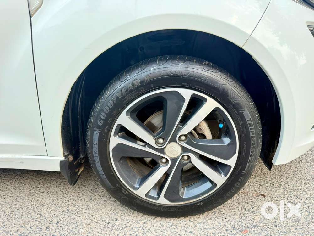Tata Altroz Xz Plus (s), 2023, Petrol
