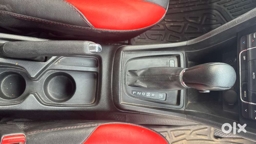 Maruti Suzuki Vitara Brezza 1.5 Vxi At, 2021, Petrol