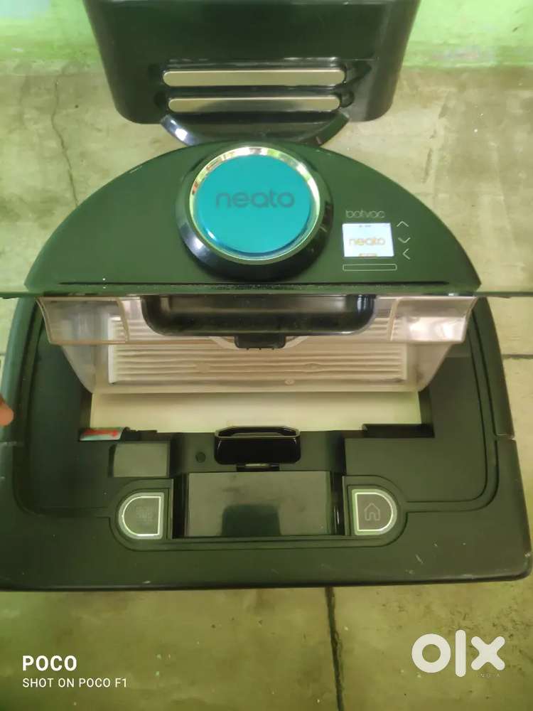 Neato Robot.      Pocha Marta h