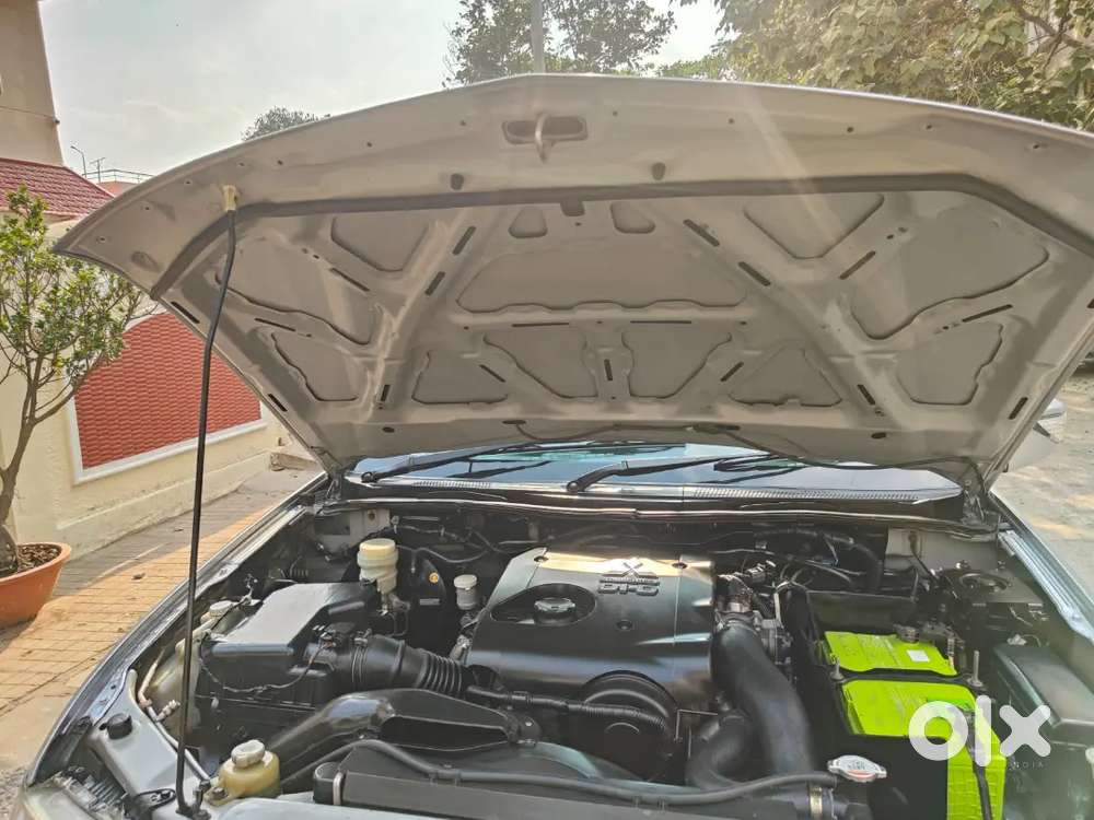 Mitsubishi Pajero Sport 2012