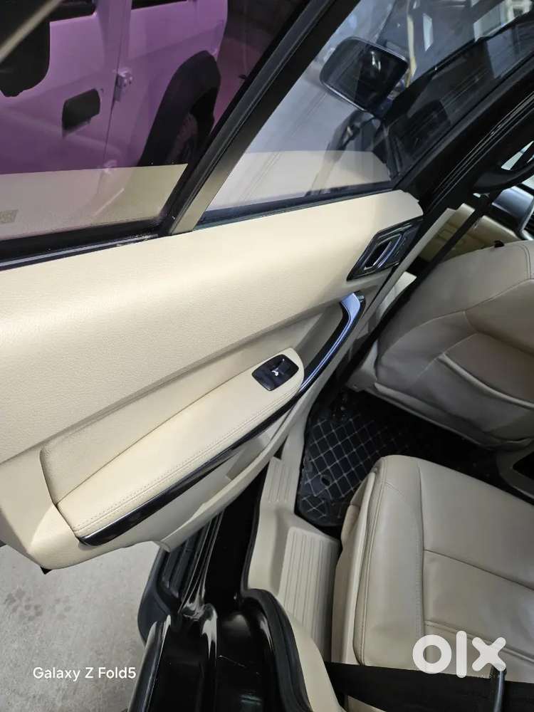 Ford Endeavour Black 2021