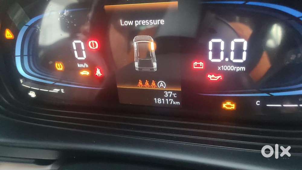 Hyundai Venue Petrol 18000 Km Driven