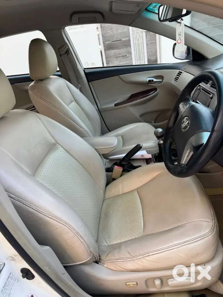Toyota Corolla Altis 2011