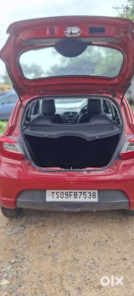Tata Tiago 1.2 Revotron Xza, 2018, Petrol