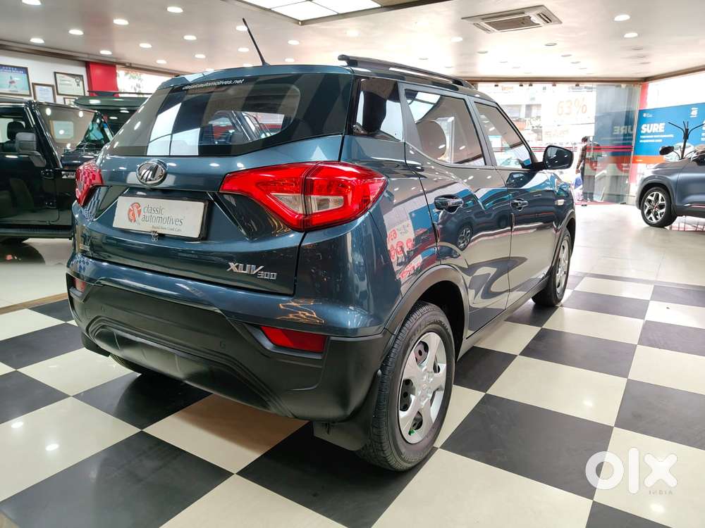 Mahindra Xuv300 1.2 W6 Amt Petrol, 2022, Petrol
