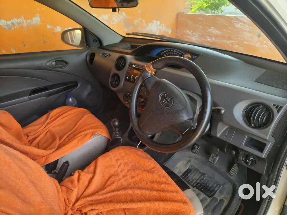 Toyota Etios Liva 2012