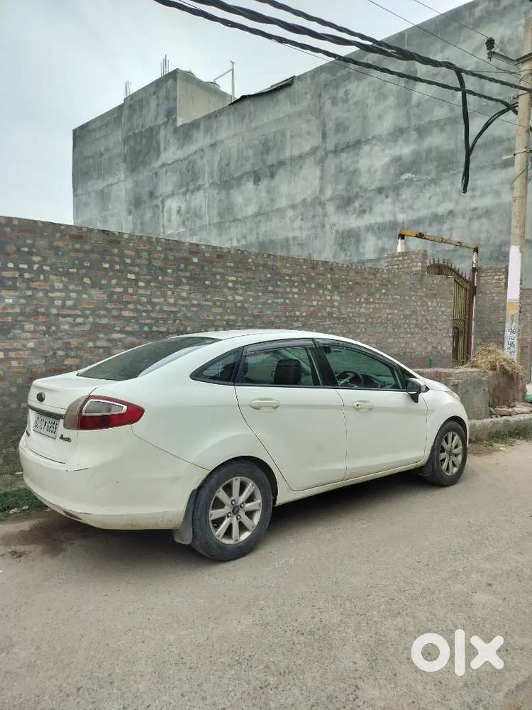 Ford Fiesta 2012 Cng & Hybrids 72000 Km Driven