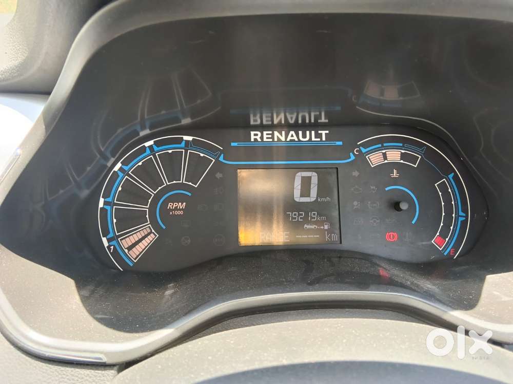 Renault Triber Rxz, 2021, Petrol
