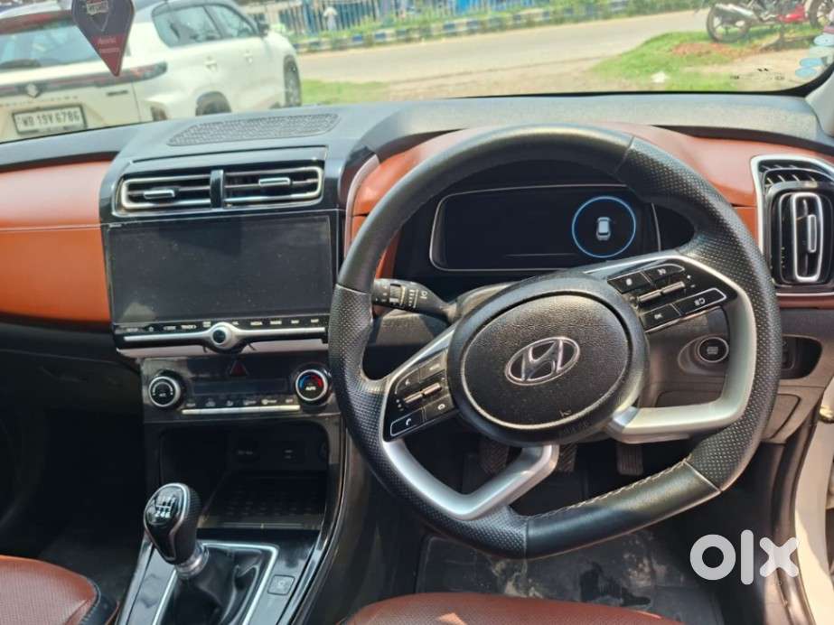 Hyundai Alcazar Platinum, 2023, Petrol