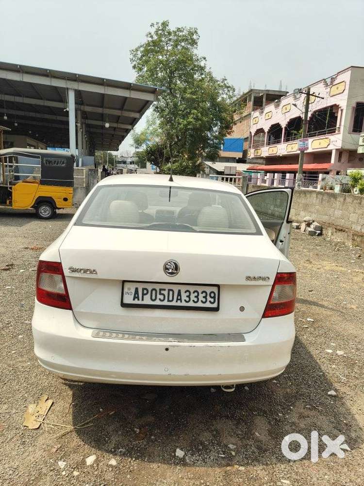 Skoda Rapid 1.6 Mpi Ambition, 2014, Diesel