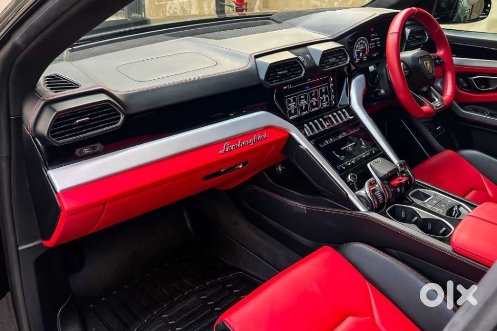 Lamborghini Urus, 2021, Petrol