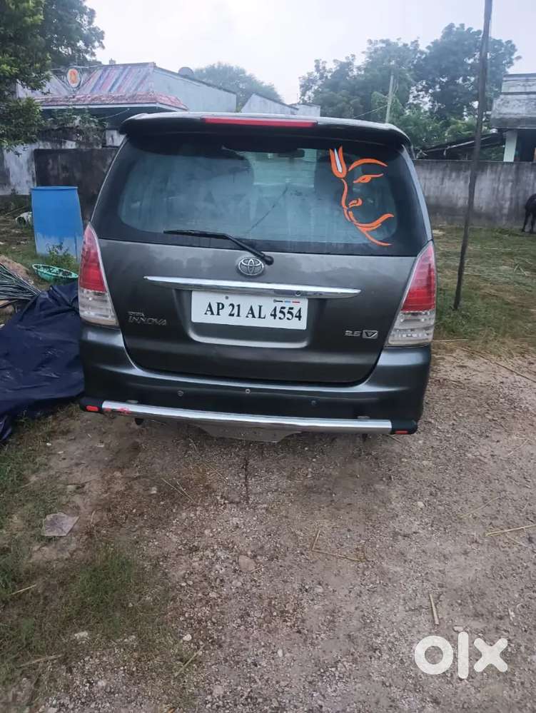Toyota Innova 2011 Diesel 240000 Km Driven