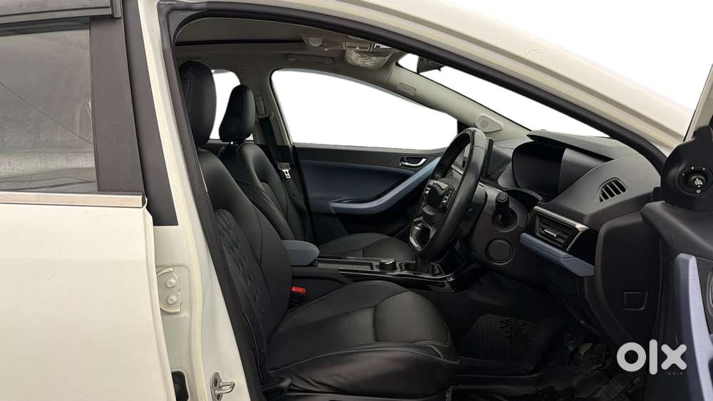 Tata Curvv Creative Plus S 1.2 Revotron Petrol 7dca, 2025, Petrol