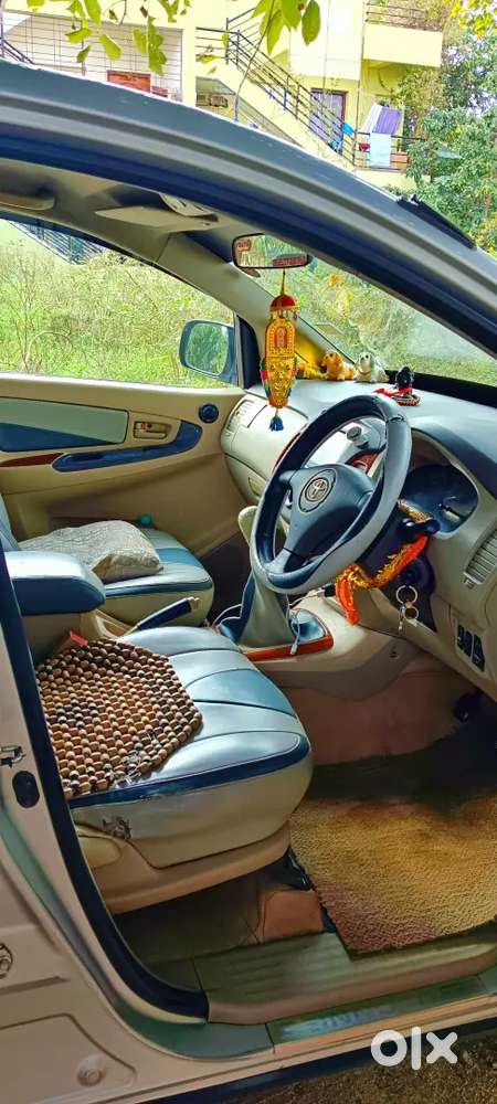 Toyota Innova 2011 Diesel 450000 Km Driven