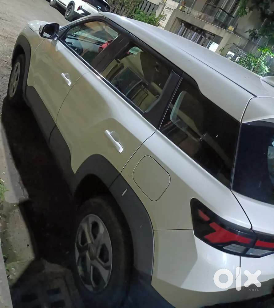 Maruti Suzuki Brezza 2023 Cng & Hybrids 10679 Km Driven