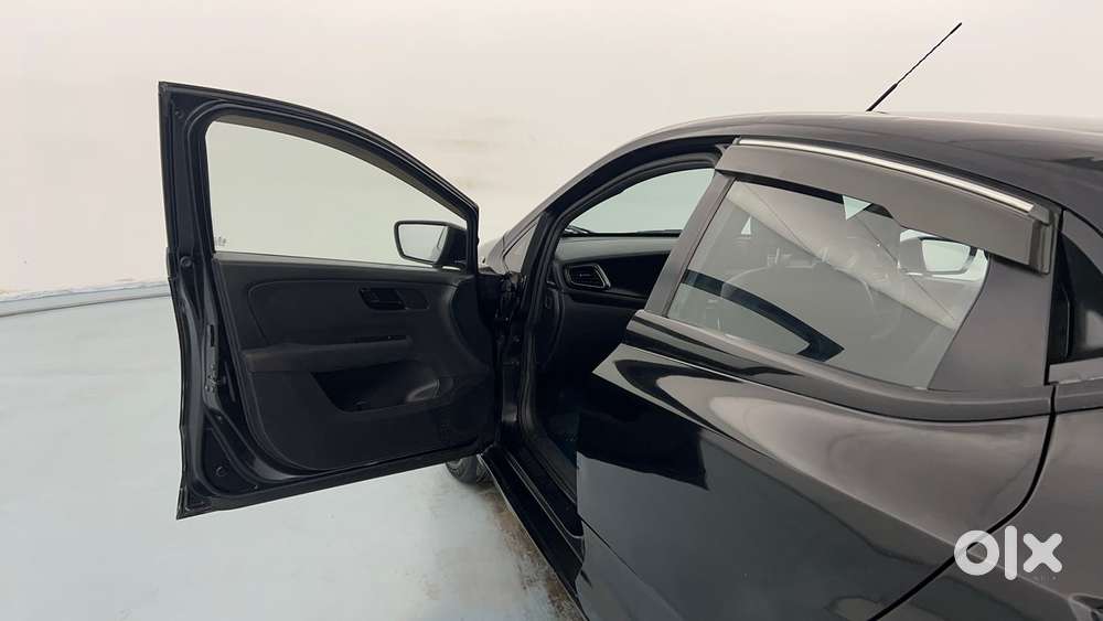 Tata Altroz 1.2 Xz Plus Dark Edition, 2021, Petrol