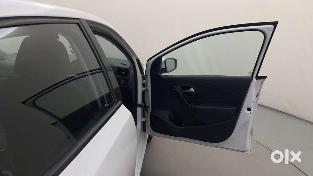 Volkswagen Polo Petrol Comfortline 1.2l, 2015, Petrol