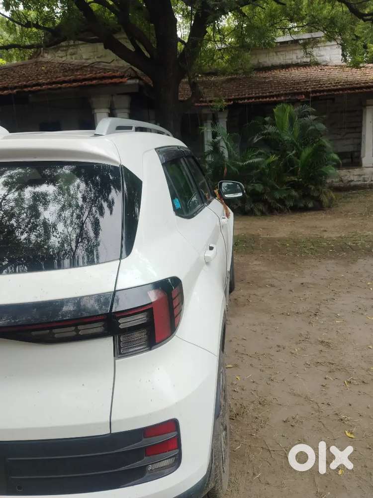 Hyundai Venue 2023 Petrol 18000 Km Driven