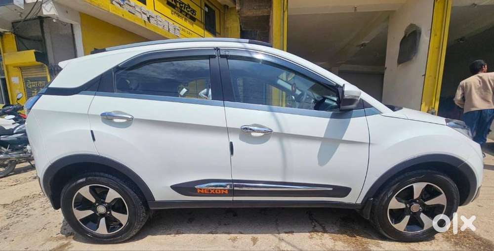 Tata Nexon Xz+ Petrol 2018 Year