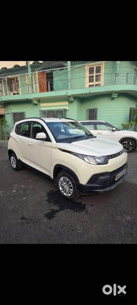 Mahindra Kuv 100 Mahindra-kuv-100-d75-k8, 2016, Petrol