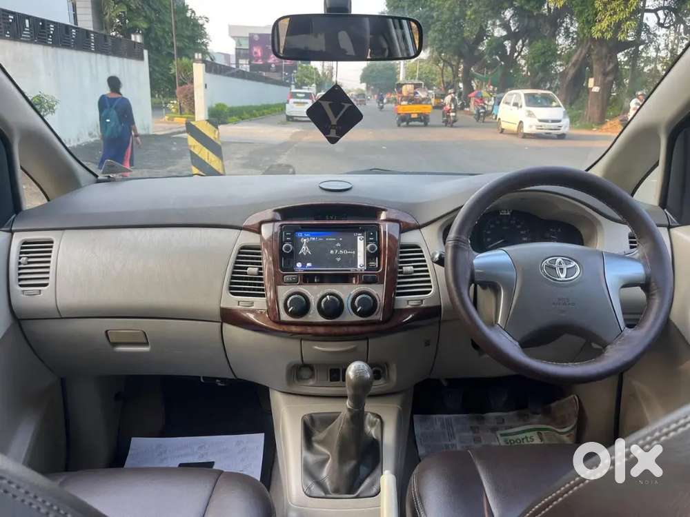 Toyota Innova 2014