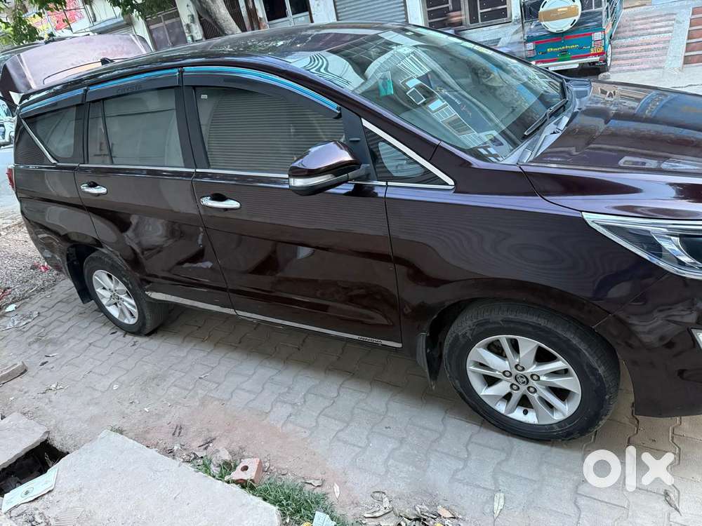 Toyota Innova Crysta 2.4 V, 2017, Diesel