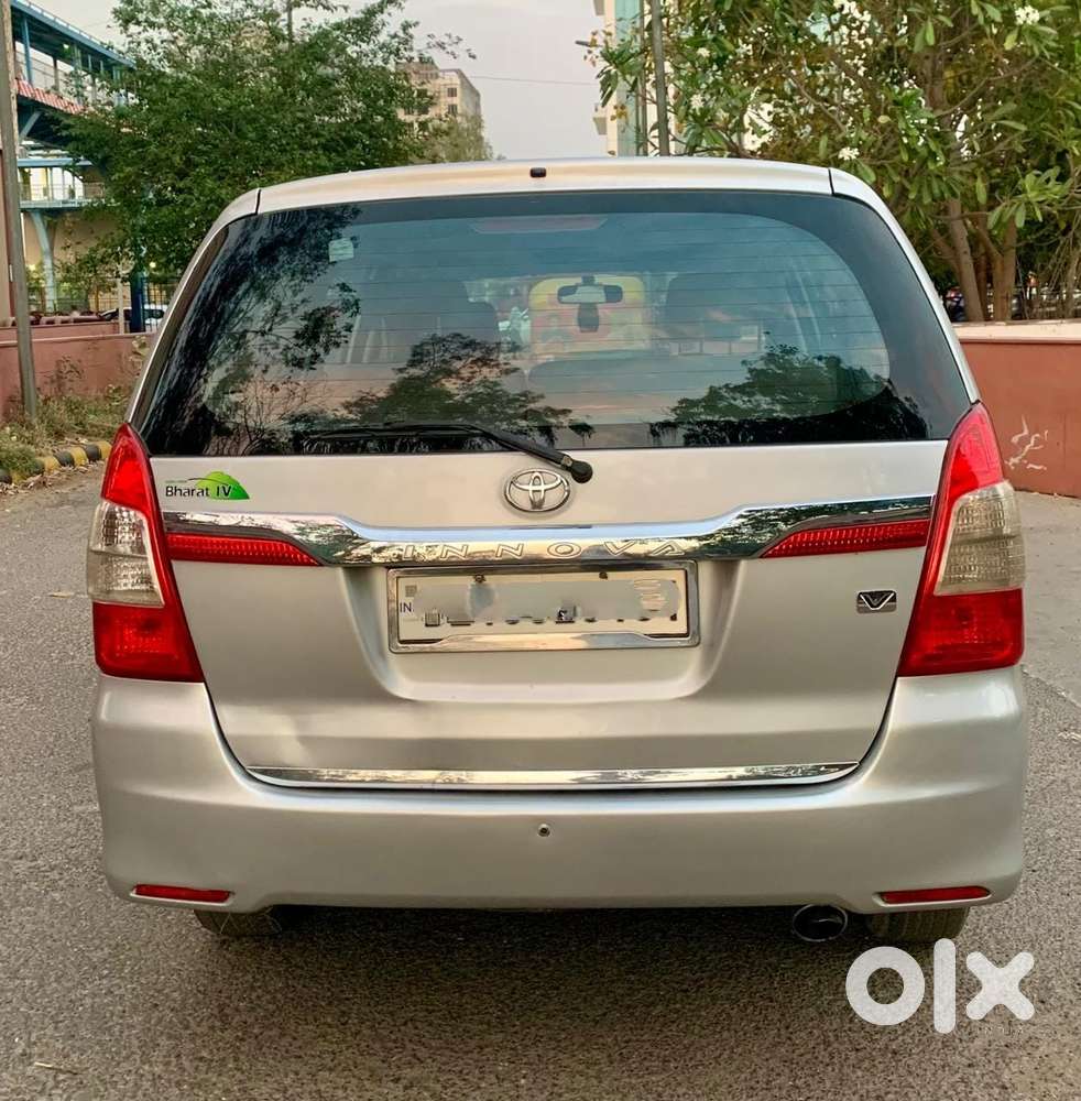 Toyota Innova 2.5 Vx 8 Seater Bs Iv, 2015, Diesel