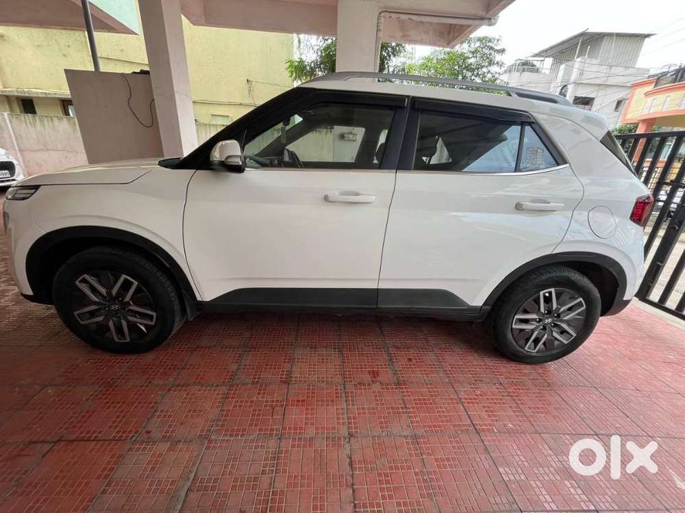 Single Owner_hyundai Venue Sx 1.0 Turbo Petrol Manual_dec21_31,000km