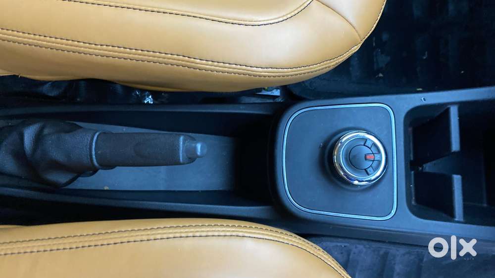 Renault Kwid 1.0 Rxt Amt, 2023, Petrol