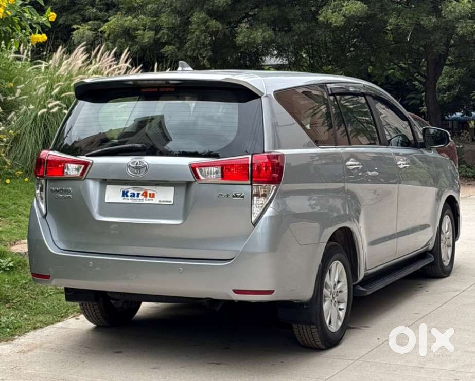 Toyota Innova Crysta 2.4 V 8 Str, 2016, Diesel