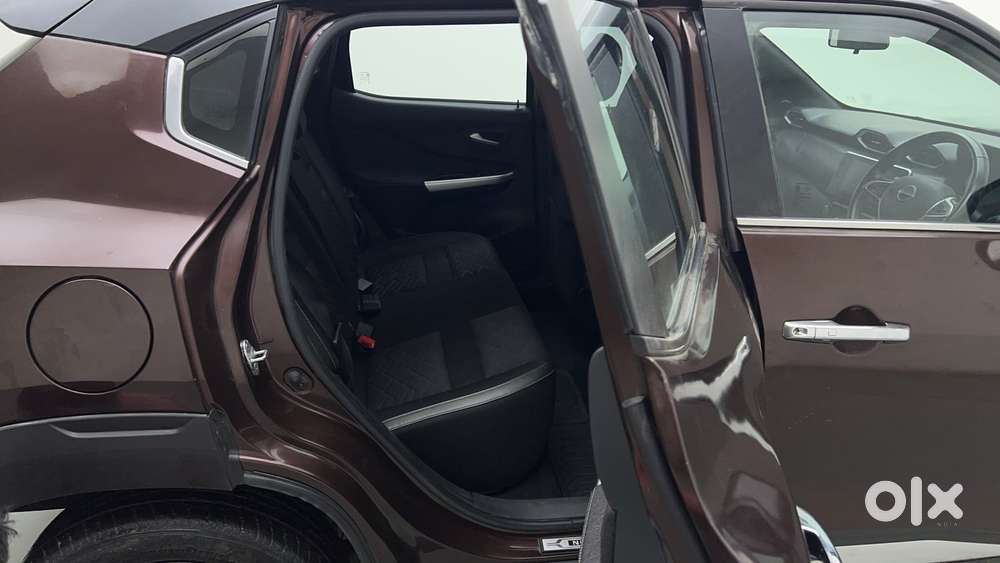 Nissan Magnite 1.0 Xv Premium, 2021, Petrol