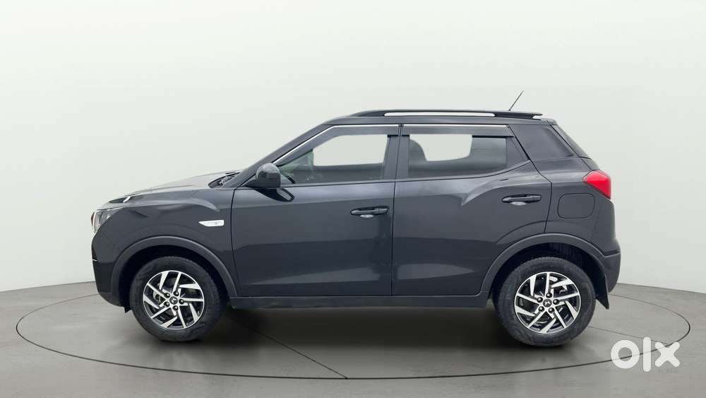 Mahindra XUV300 W6, 2024, Petrol
